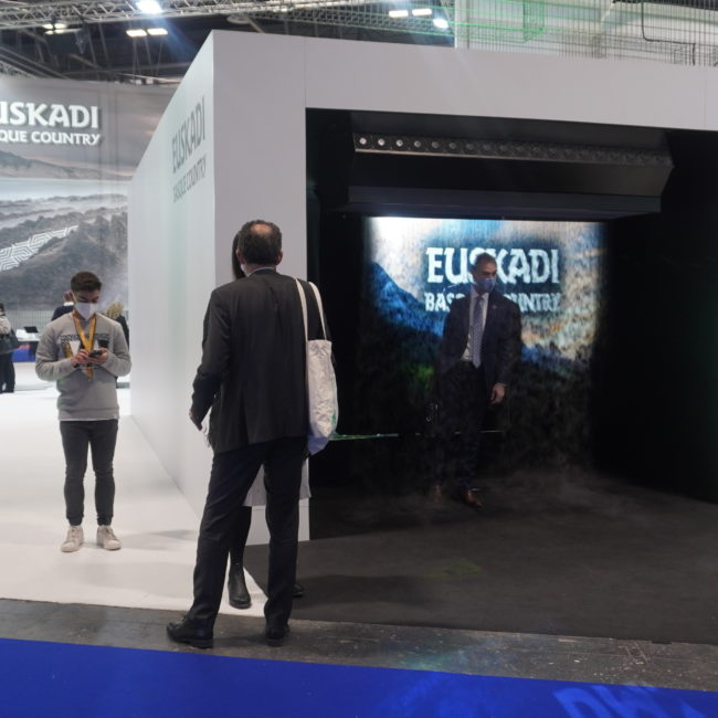 PANTALLA NIEBLA FITUR 2022